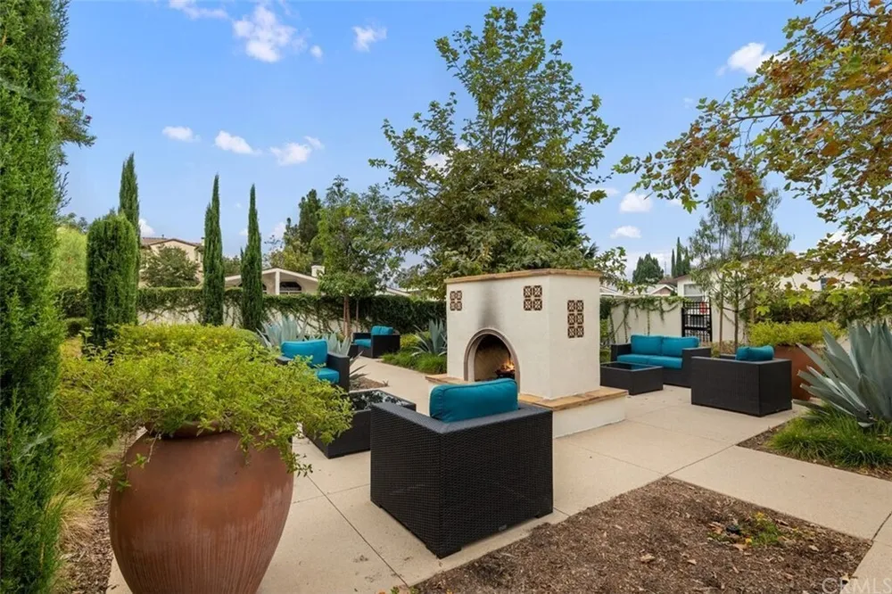 2454 S Loom Ct, Anaheim, CA 92802