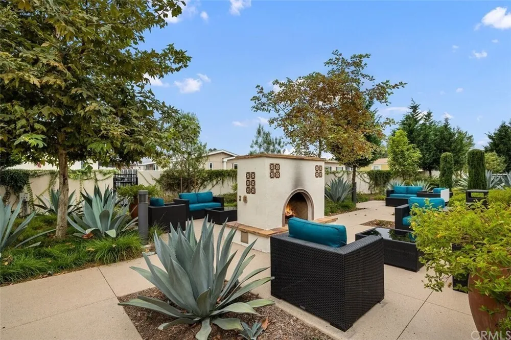 2454 S Loom Ct, Anaheim, CA 92802