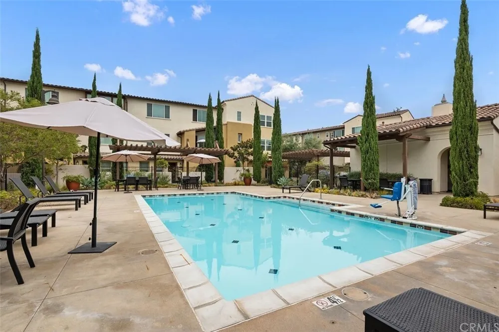 2454 S Loom Ct, Anaheim, CA 92802