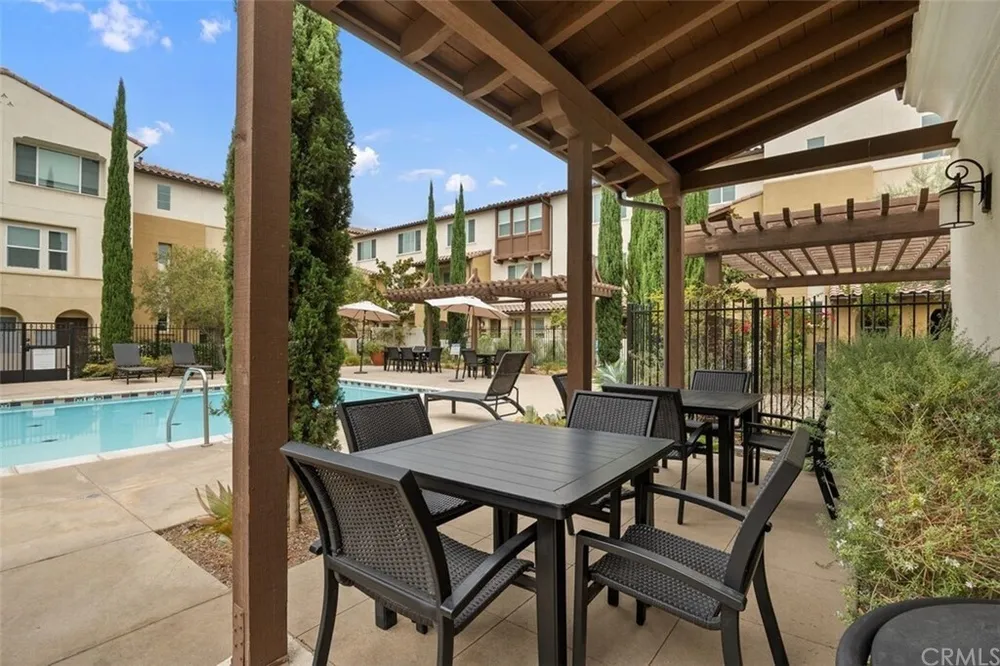 2454 S Loom Ct, Anaheim, CA 92802