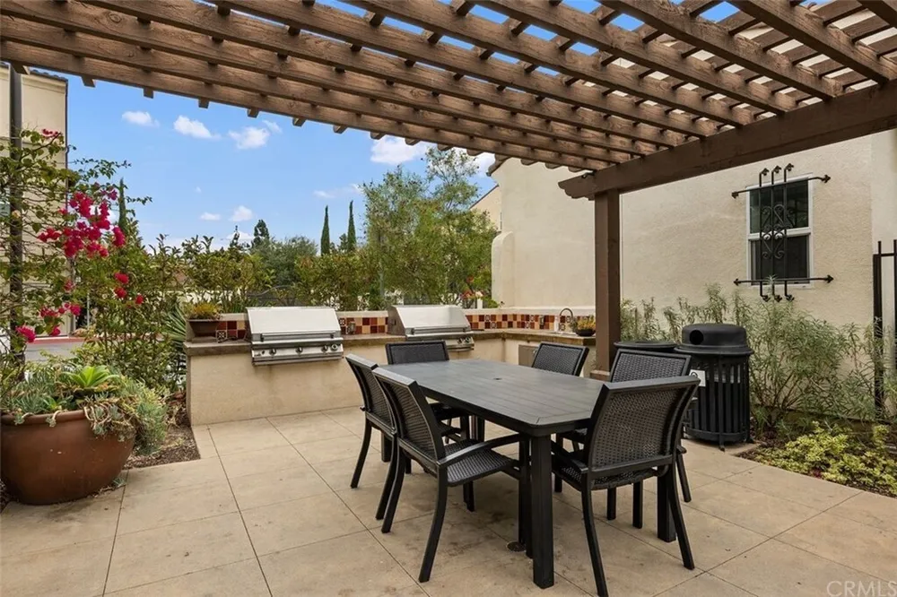 2454 S Loom Ct, Anaheim, CA 92802