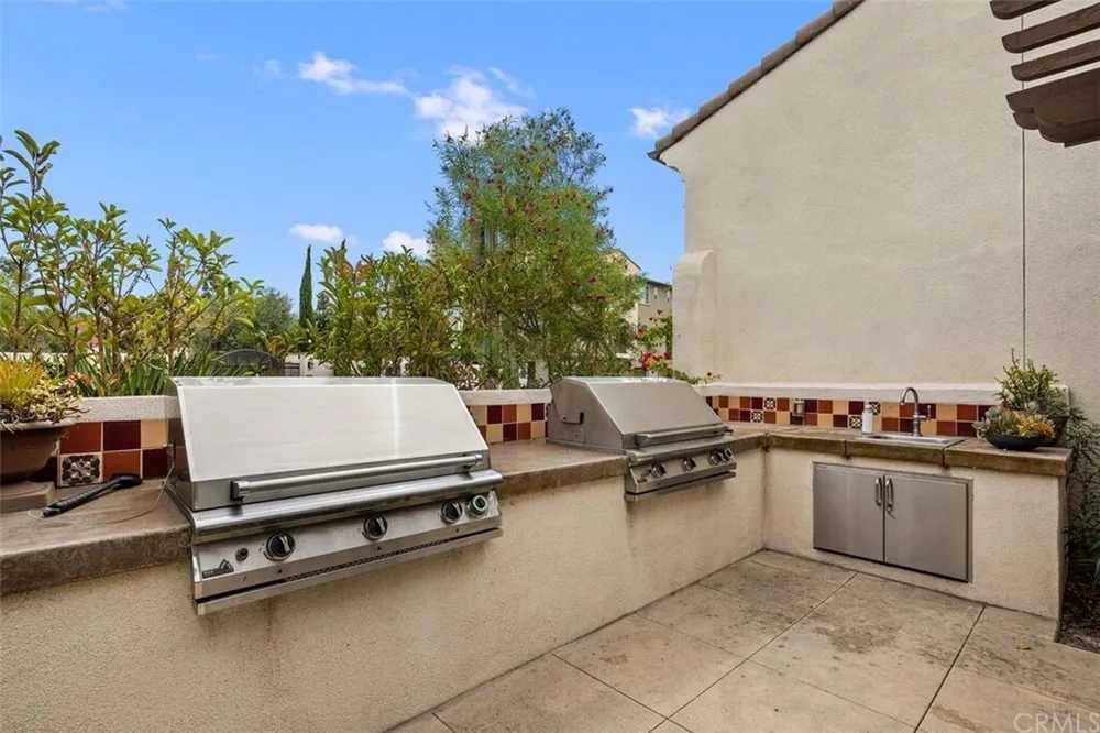 2454 S Loom Ct, Anaheim, CA 92802