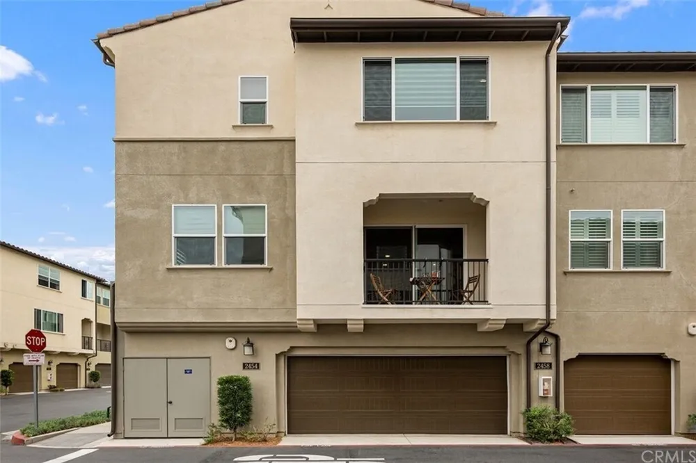 2454 S Loom Ct, Anaheim, CA 92802