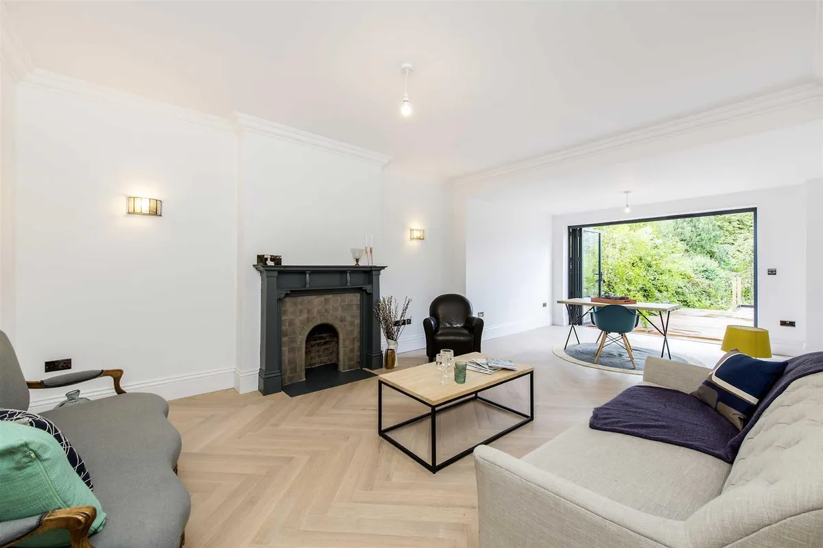 Chatsworth Road, London, NW2