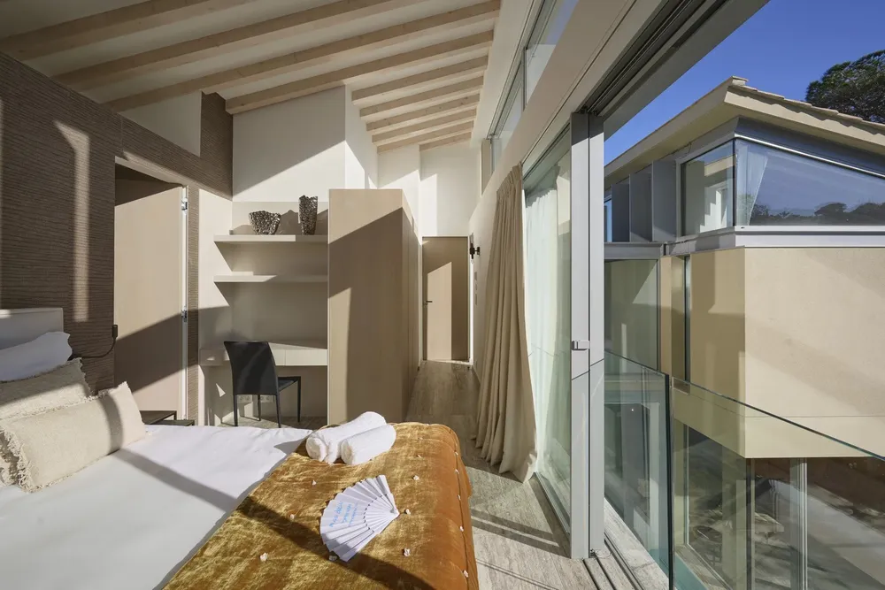 Saint-Tropez, 83990, France