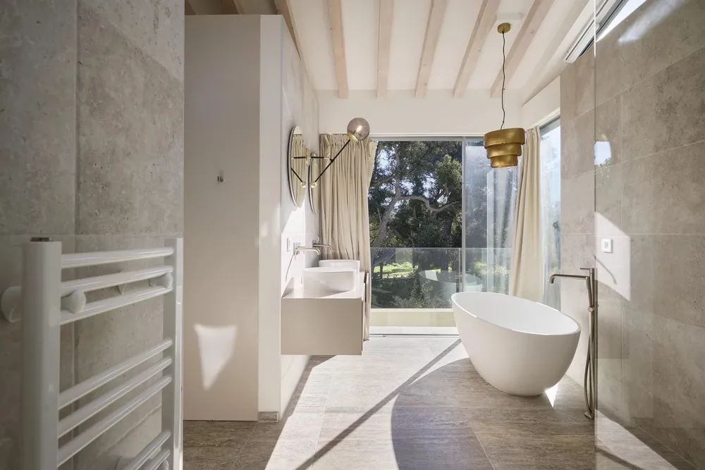 Saint-Tropez, 83990, France