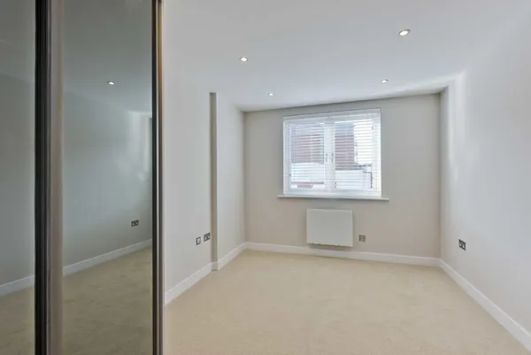 Church Street, Walton-On-Thames, KT12 photo 5