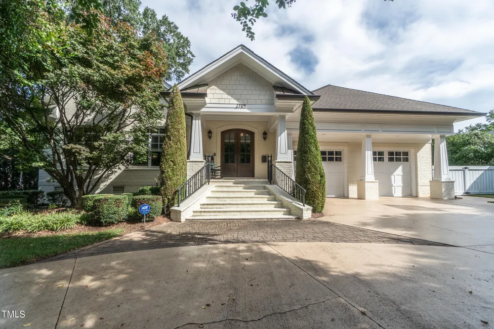 2704 Saint Marys St, Raleigh, NC 27609