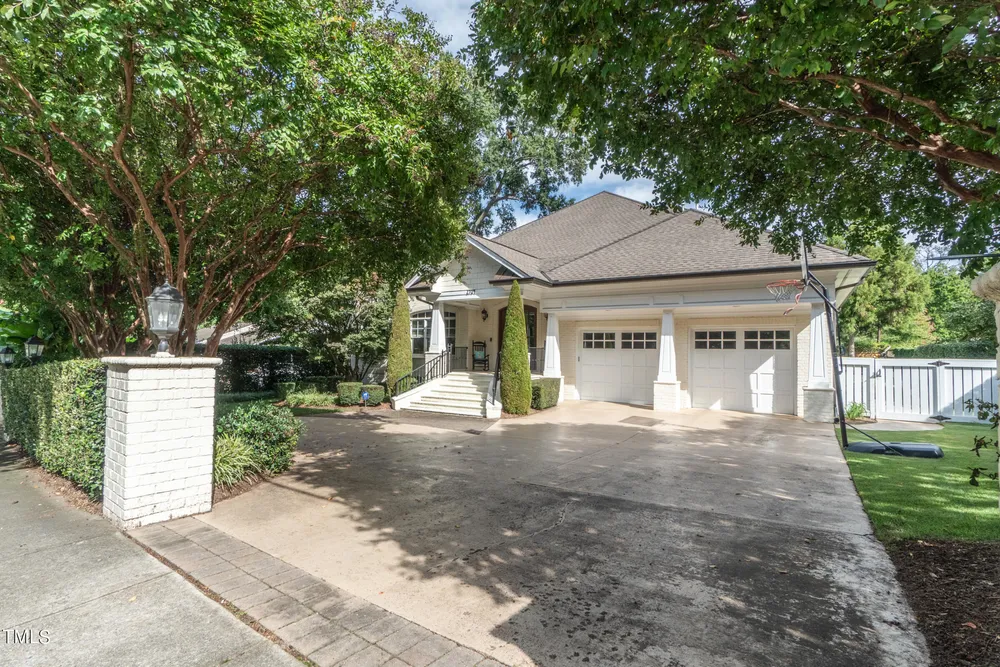2704 Saint Marys St, Raleigh, NC 27609