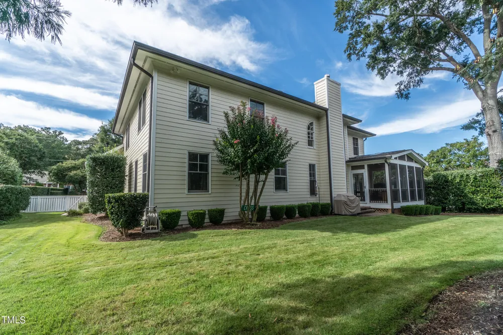 2704 Saint Marys St, Raleigh, NC 27609