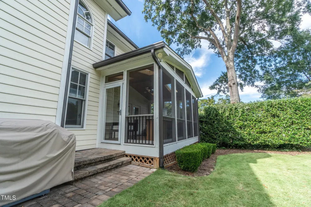 2704 Saint Marys St, Raleigh, NC 27609