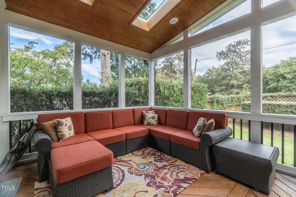 2704 Saint Marys St, Raleigh, NC 27609