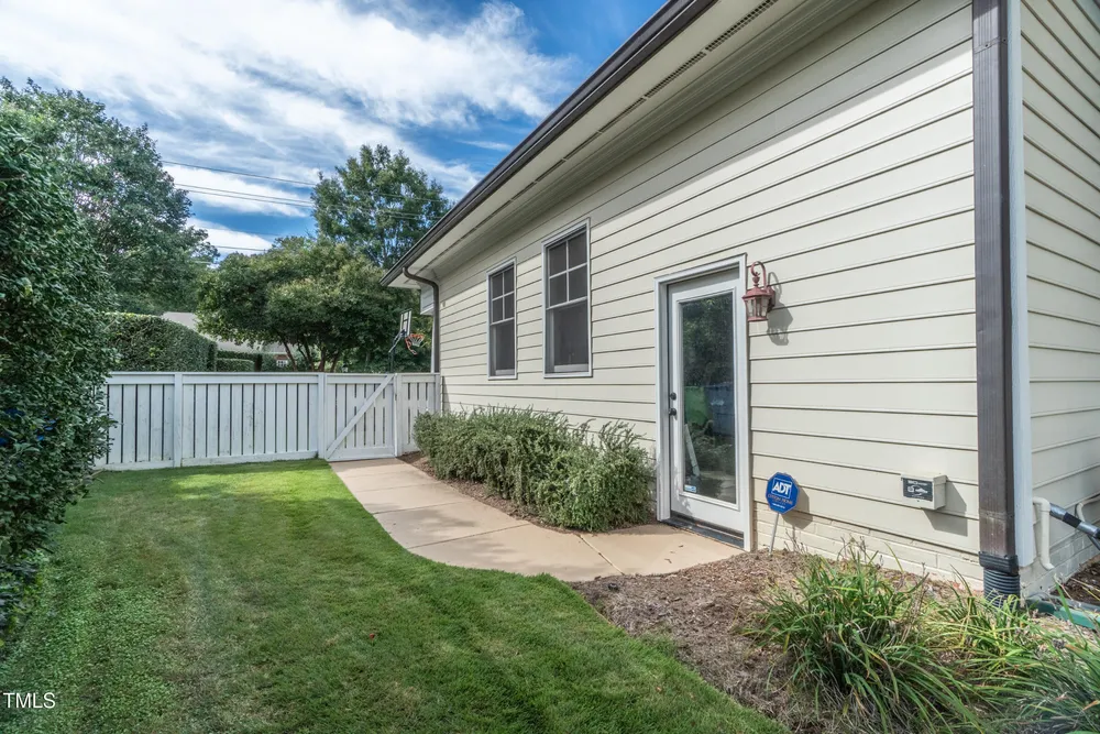 2704 Saint Marys St, Raleigh, NC 27609