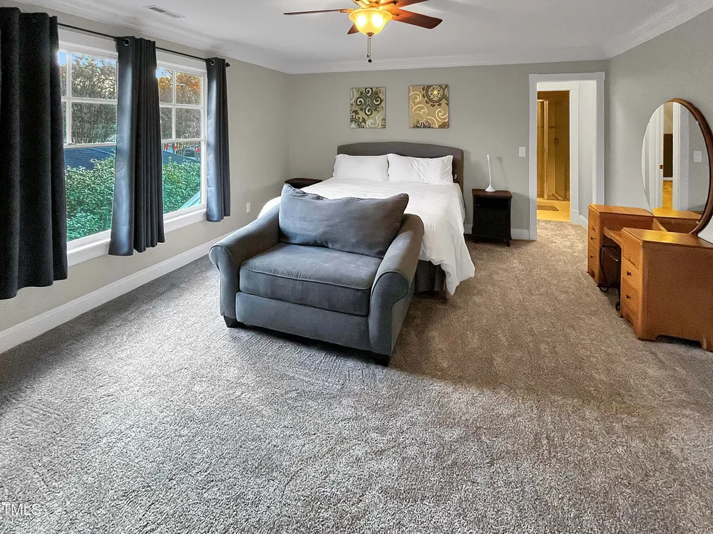 2704 Saint Marys St, Raleigh, NC 27609