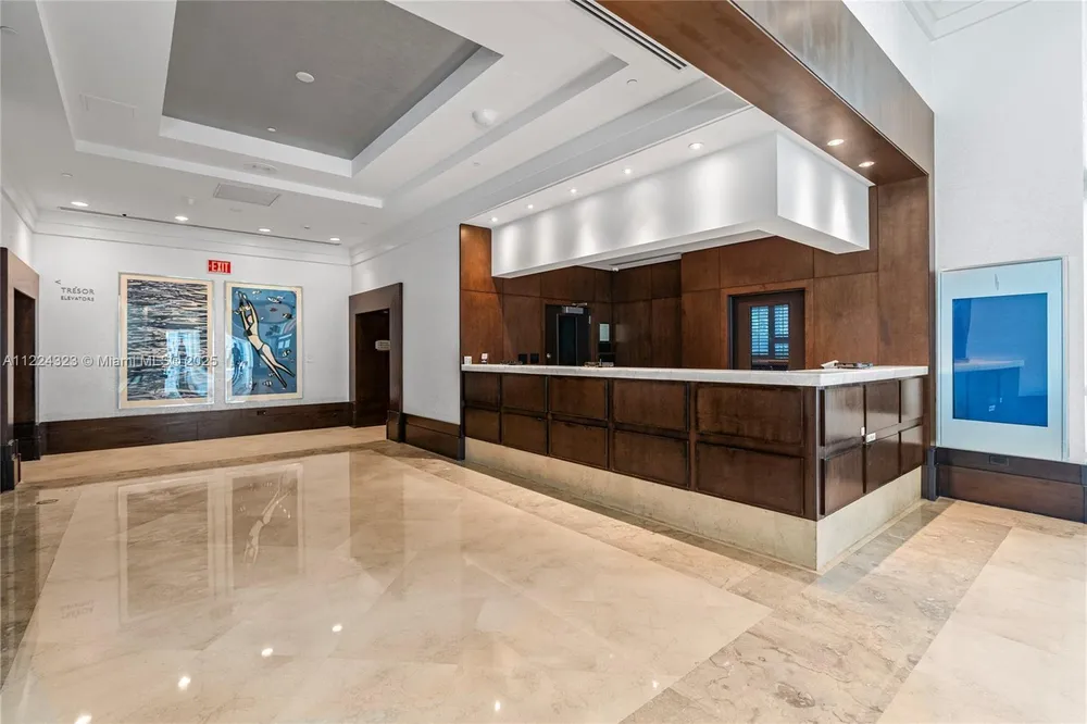 4401 Collins Ave, Miami Beach, FL 33140