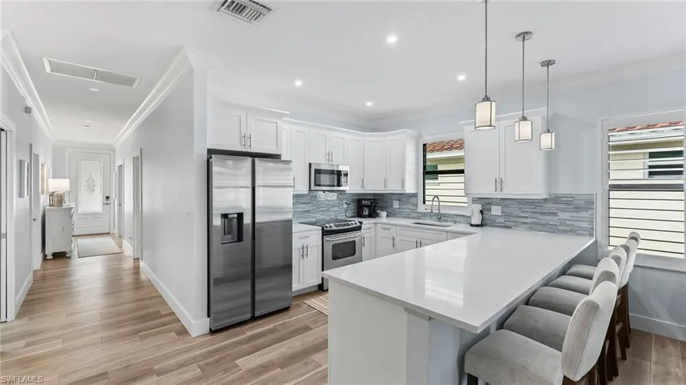 561 94th Ave N, Naples, FL 34108