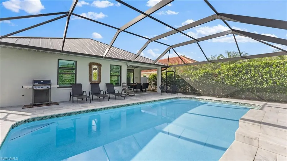 561 94th Ave N, Naples, FL 34108