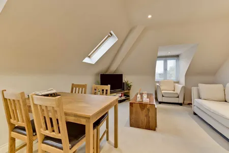 Queens Road, Weybridge, KT13