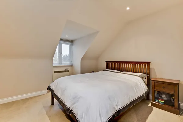 Queens Road, Weybridge, KT13 photo 7