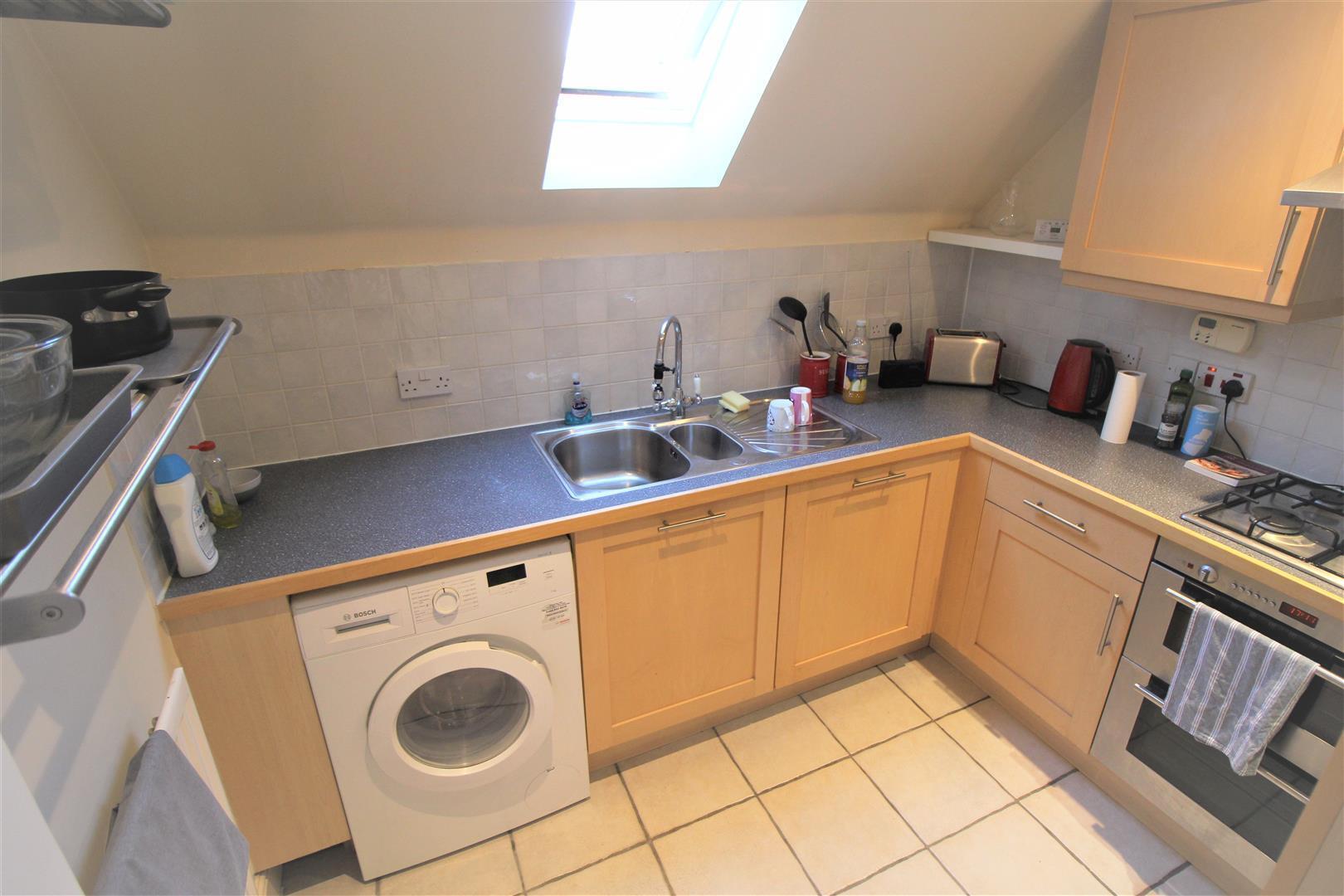 Maddox Drive, Crawley Image 8