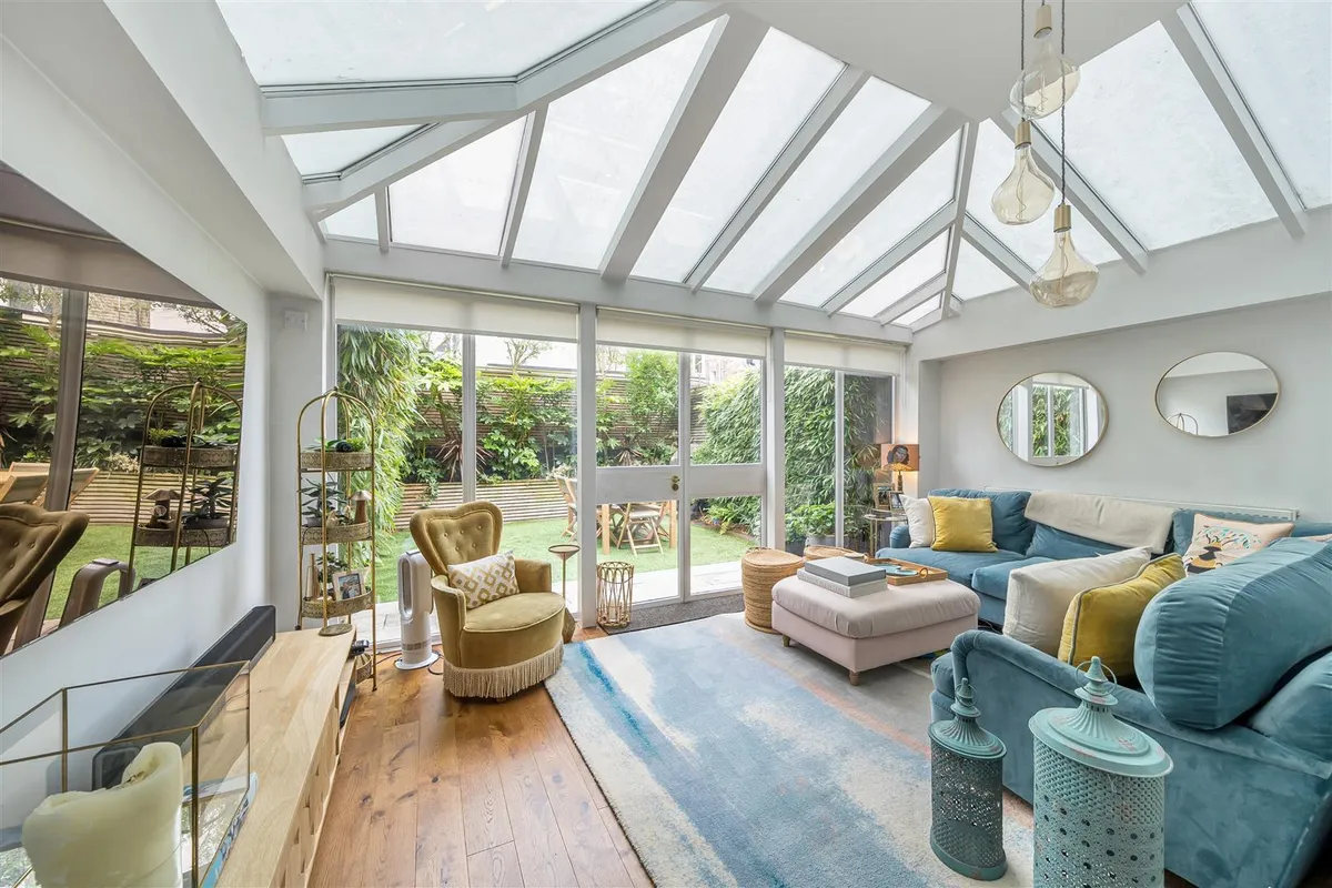 Fernhead Road, London, W9