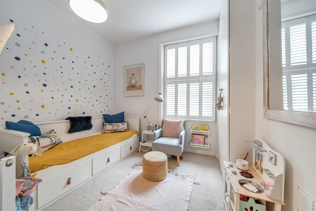 Fernhead Road, London, W9