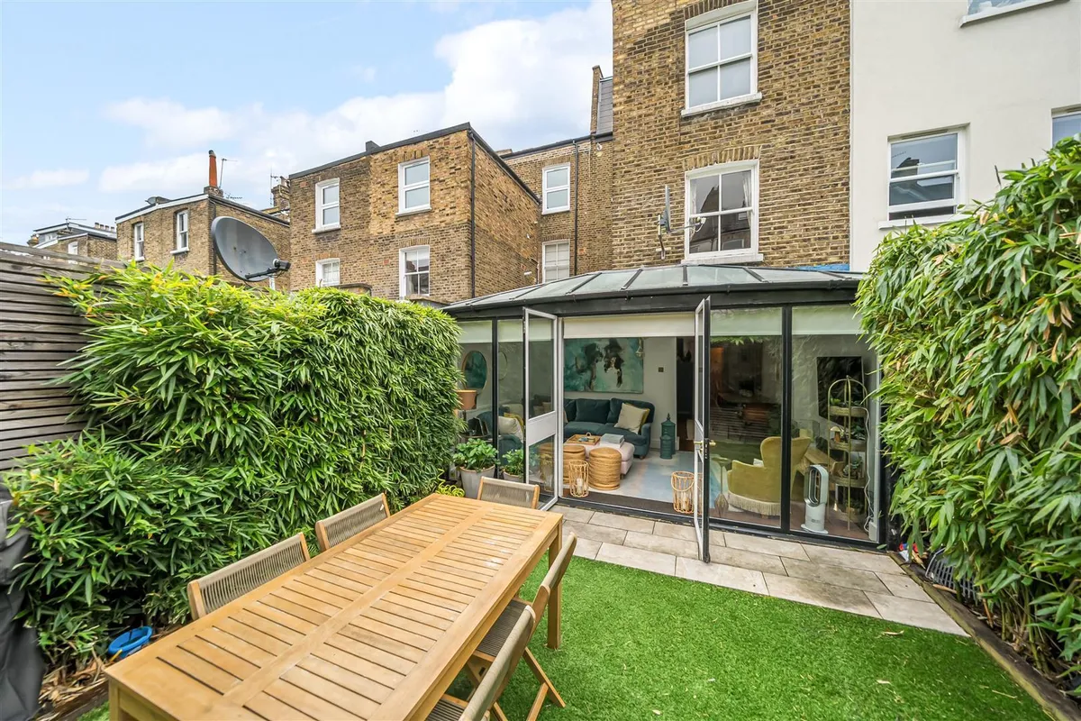 Fernhead Road, London, W9