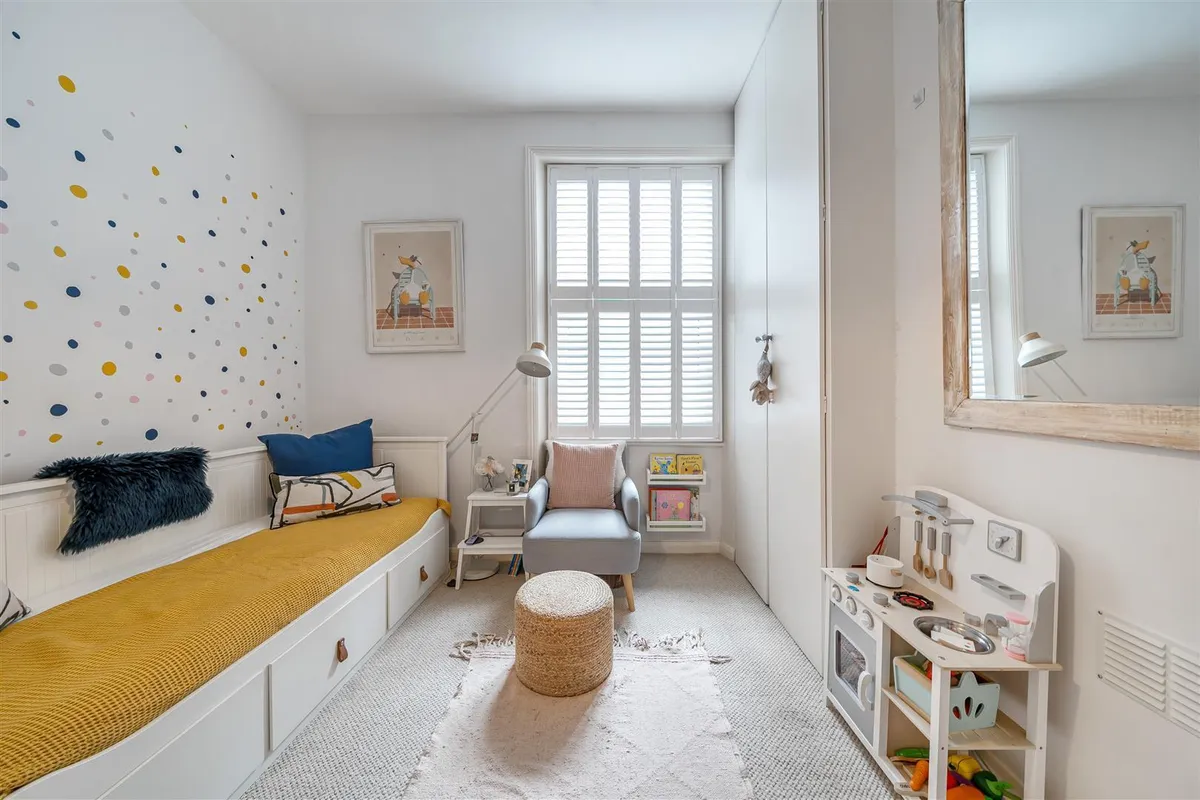 Fernhead Road, London, W9