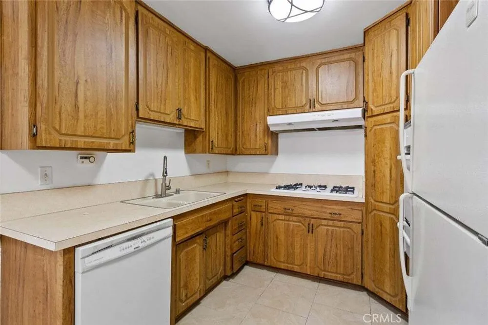 395 S Oakland Ave, Pasadena, CA 91101