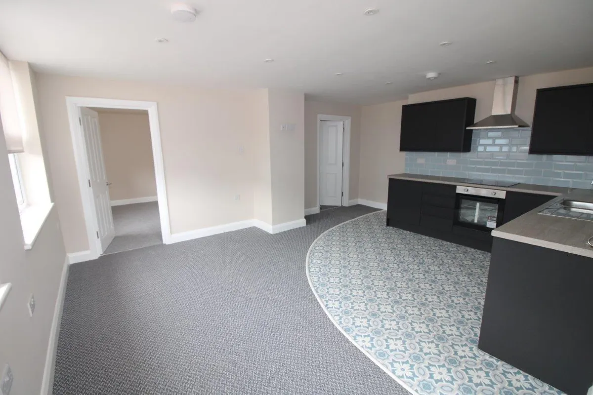 LAURIEKNOWE VILLA, ASFORDBY ROAD, MELTON MOWBRAY