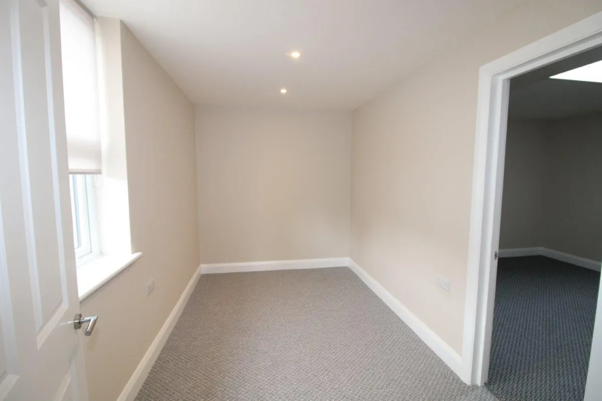 LAURIEKNOWE VILLA, ASFORDBY ROAD, MELTON MOWBRAY