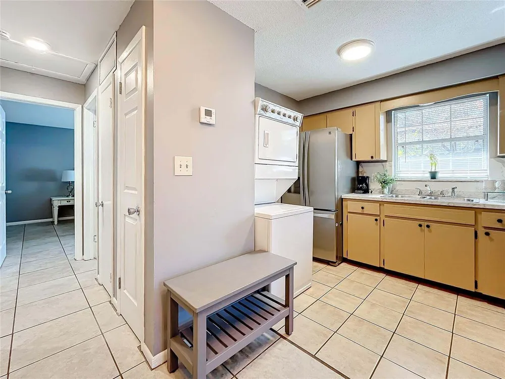 139 SE Jefferson Circle N, St Petersburg, FL 33703