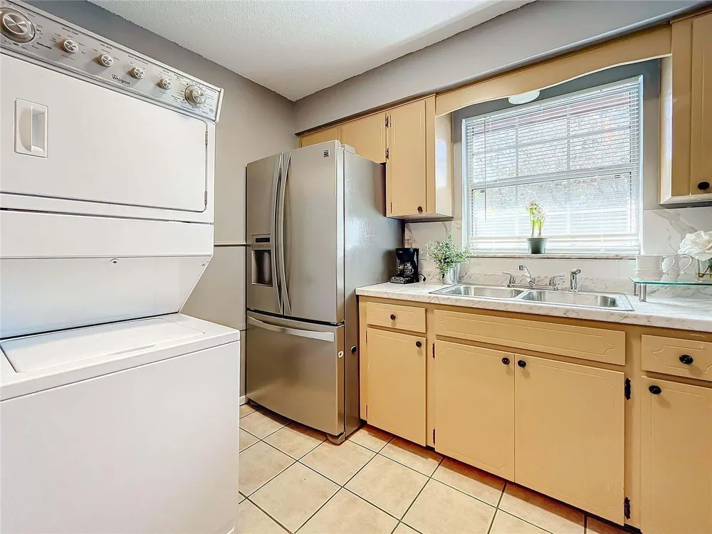 139 SE Jefferson Circle N, St Petersburg, FL 33703