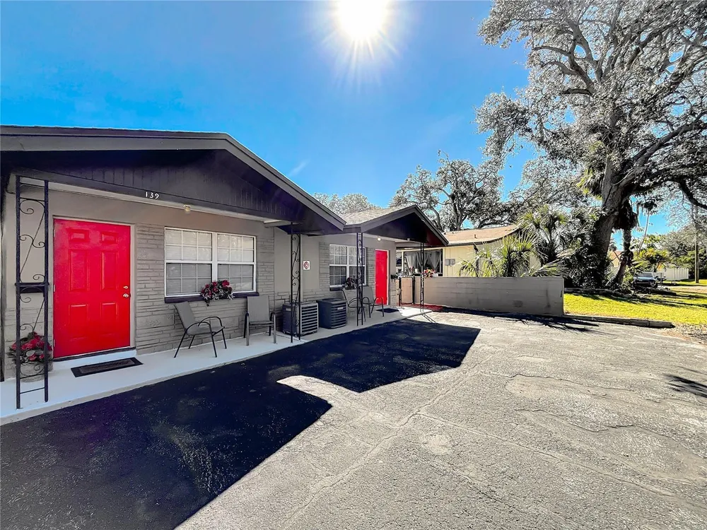 139 SE Jefferson Circle N, St Petersburg, FL 33703