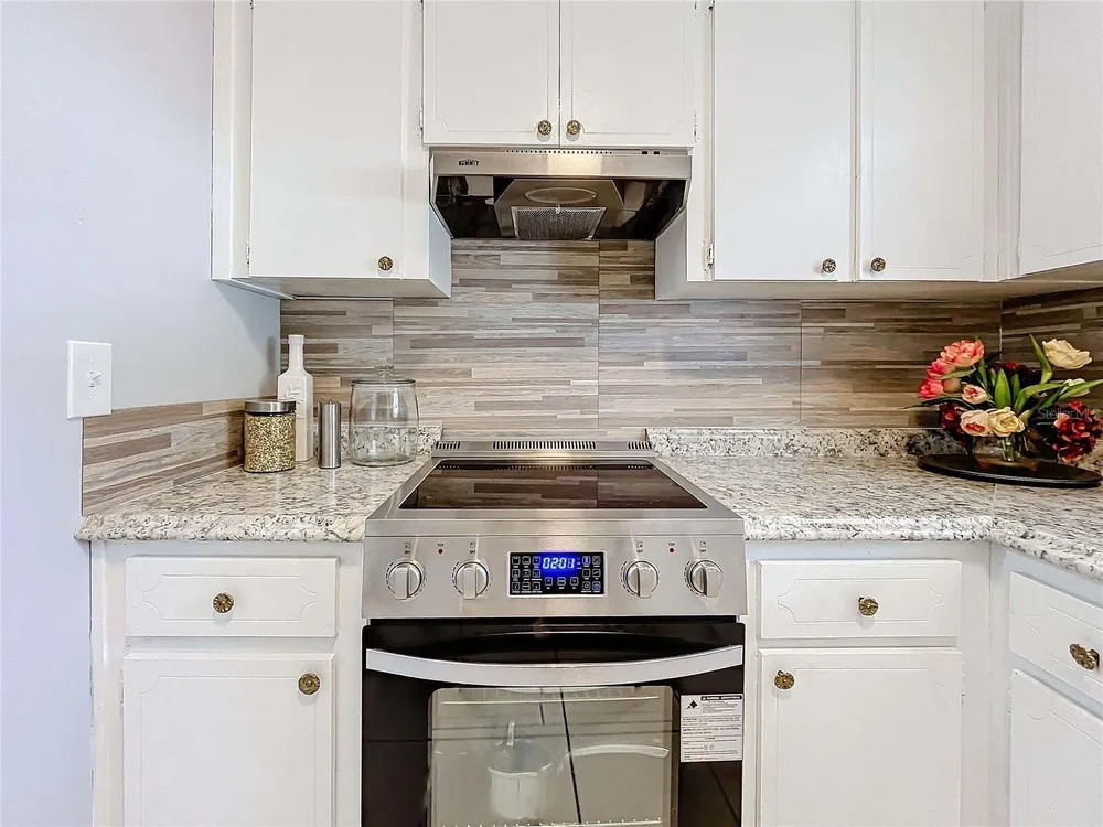 139 SE Jefferson Circle N, St Petersburg, FL 33703