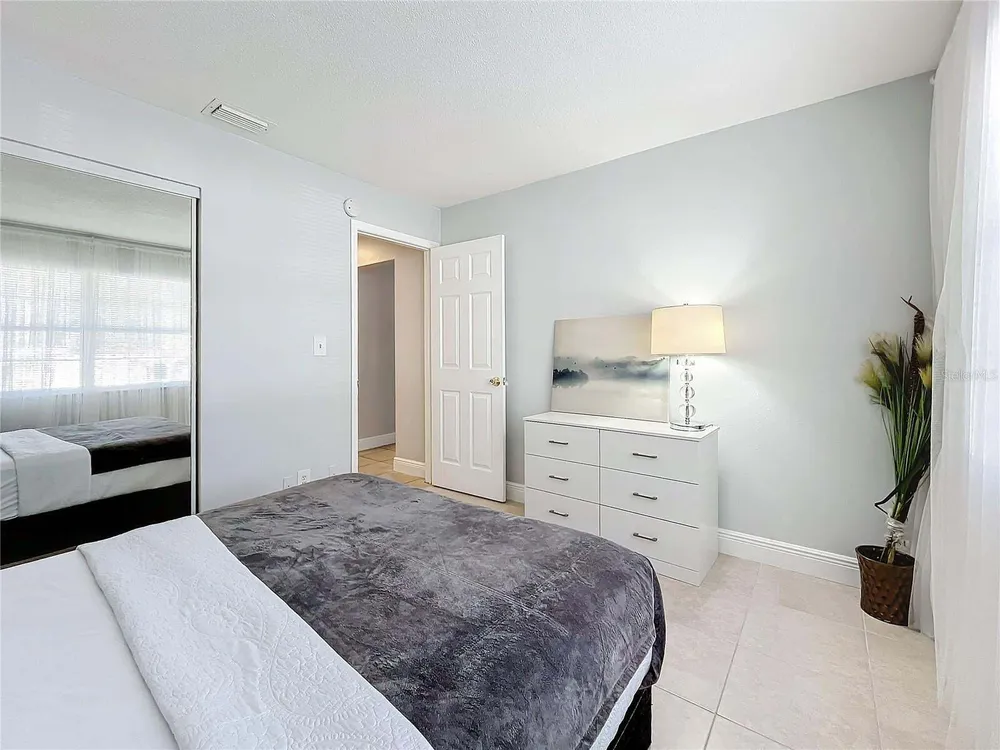 139 SE Jefferson Circle N, St Petersburg, FL 33703