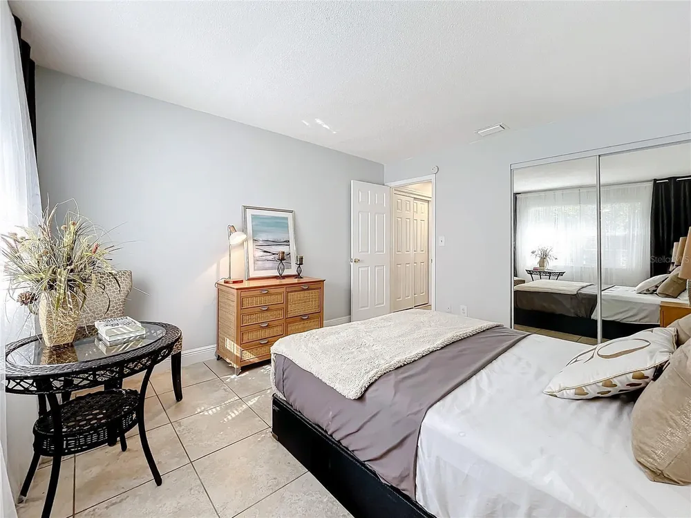 139 SE Jefferson Circle N, St Petersburg, FL 33703
