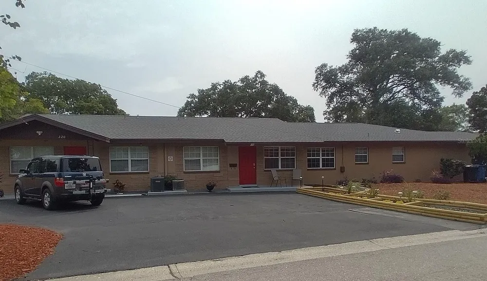 139 SE Jefferson Circle N, St Petersburg, FL 33703