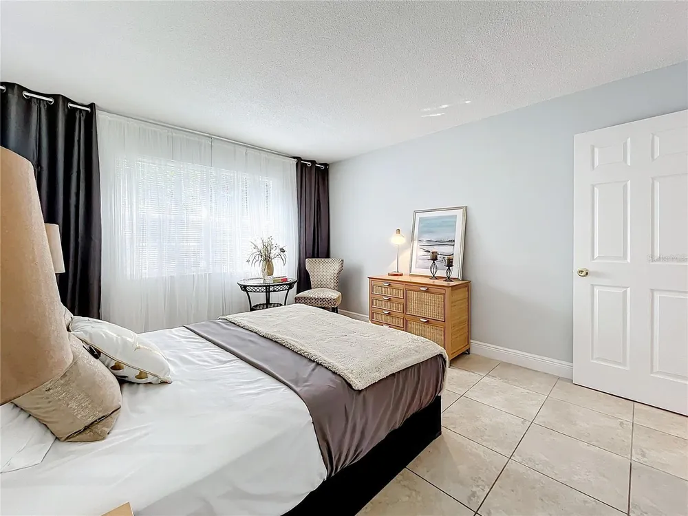 139 SE Jefferson Circle N, St Petersburg, FL 33703