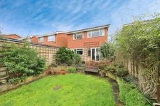Renfrew Gardens, Kidderminster