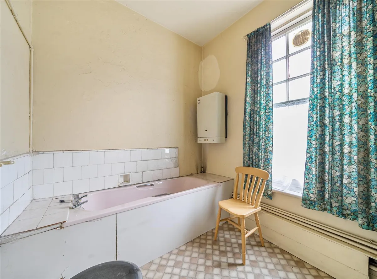 Blenheim Gardens, London, NW2