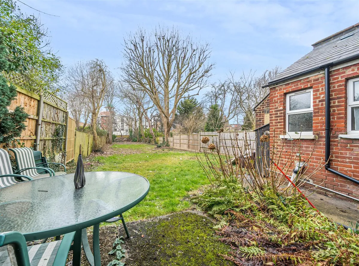 Blenheim Gardens, London, NW2