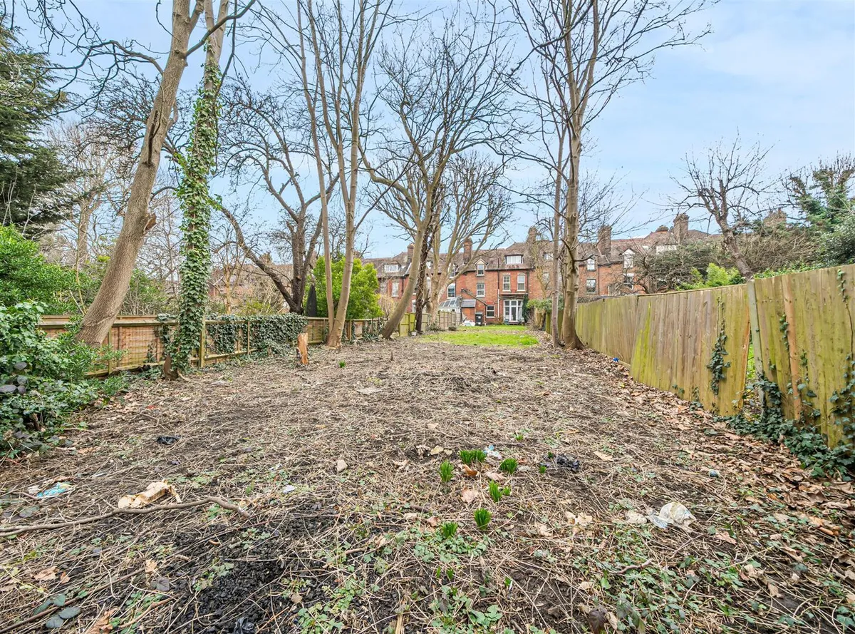Blenheim Gardens, London, NW2