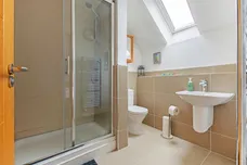 Hunters Place, Hindhead, GU26 photo 8