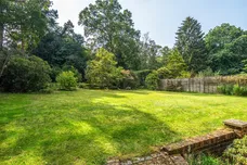 Littleworth Road, The Sands, Seale, Farnham, GU10 photo 15