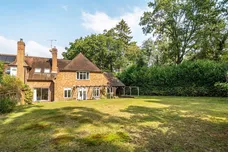 Littleworth Road, The Sands, Seale, Farnham, GU10 photo 16