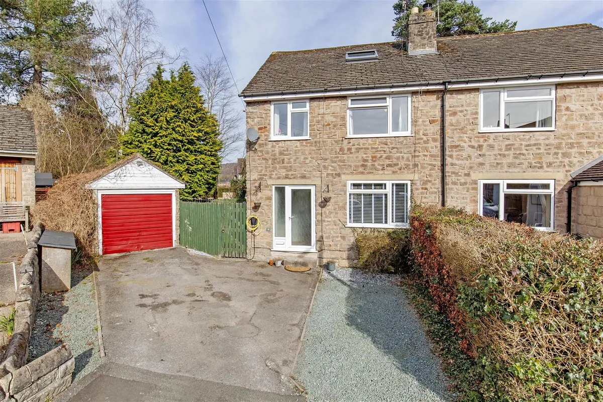 Derwent Close, Grindleford, Hope Valley