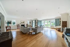 Hawkshill Way, Esher, KT10 photo 5