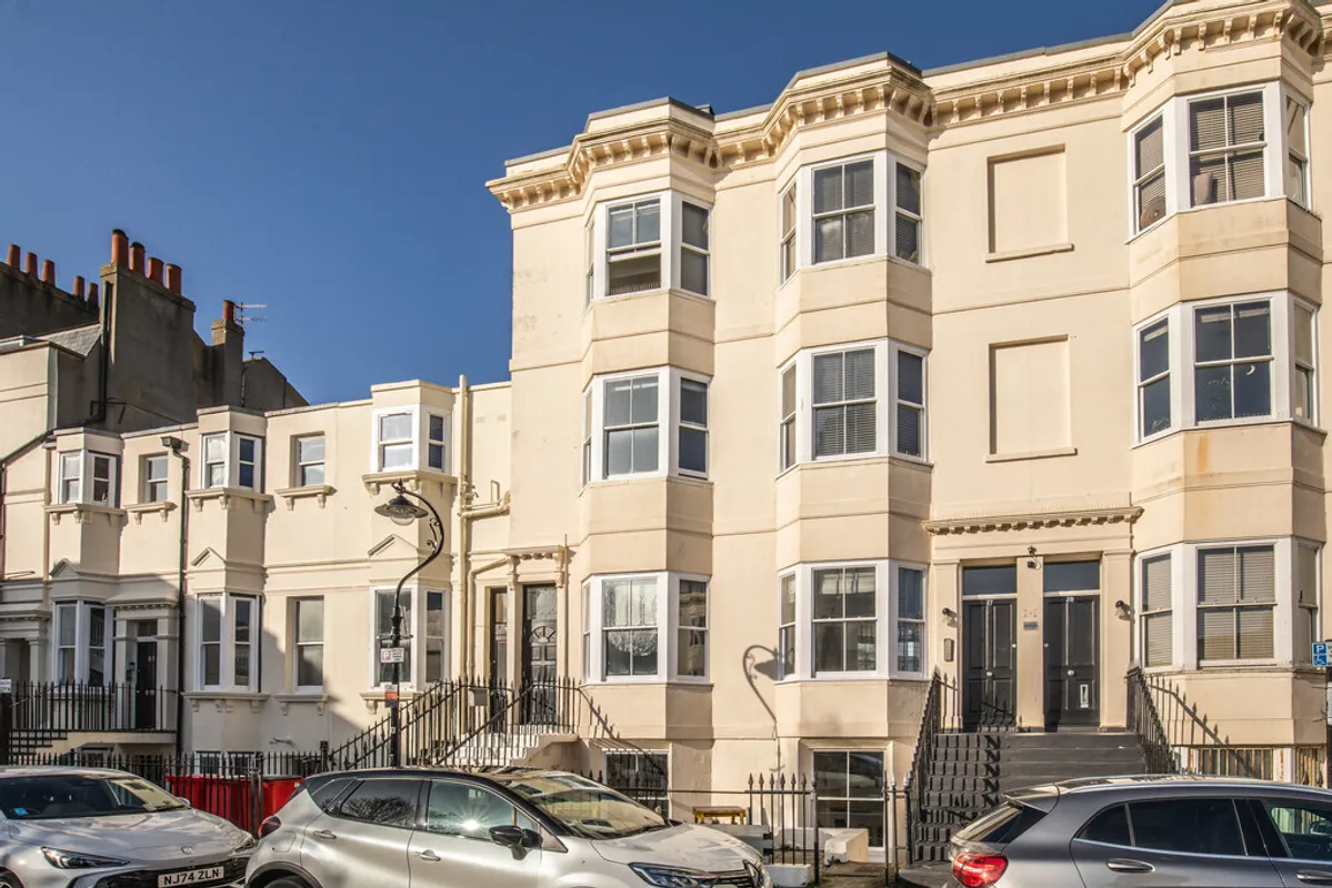 Clarence Square, Brighton, BN1 1ED