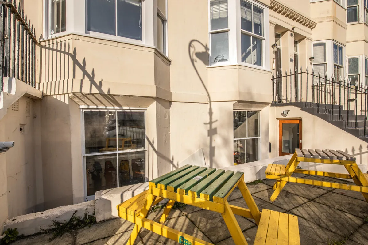 Clarence Square, Brighton, BN1 1ED
